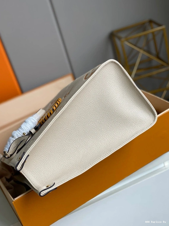 AAA Pruses Bags MM ONTHEGO LOUIS VUITTON 0723